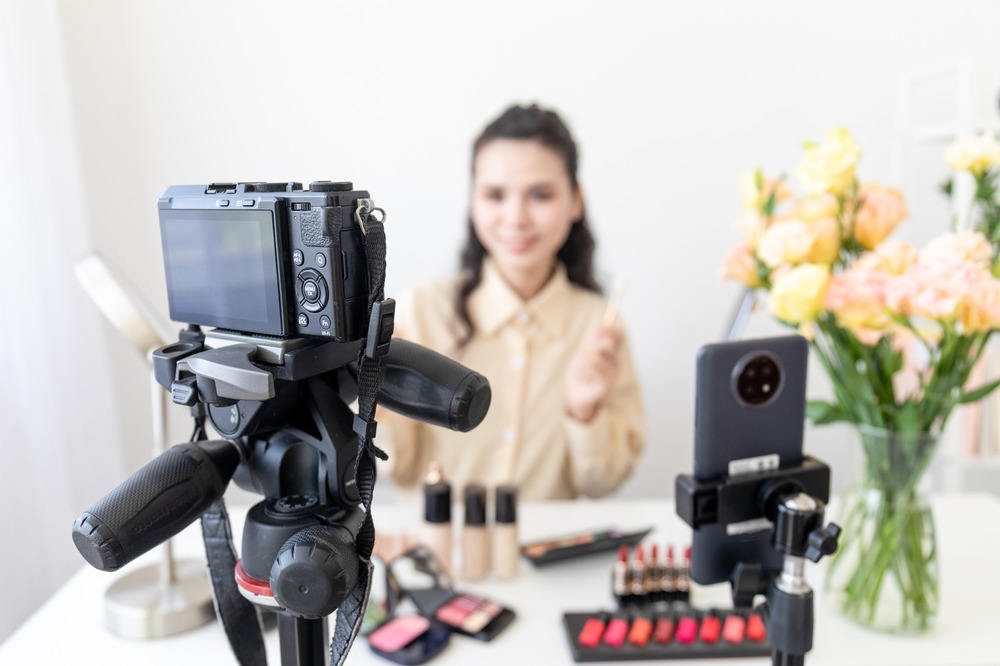 阿里、百度、值得买齐发声,电商的“AIGC式”进化