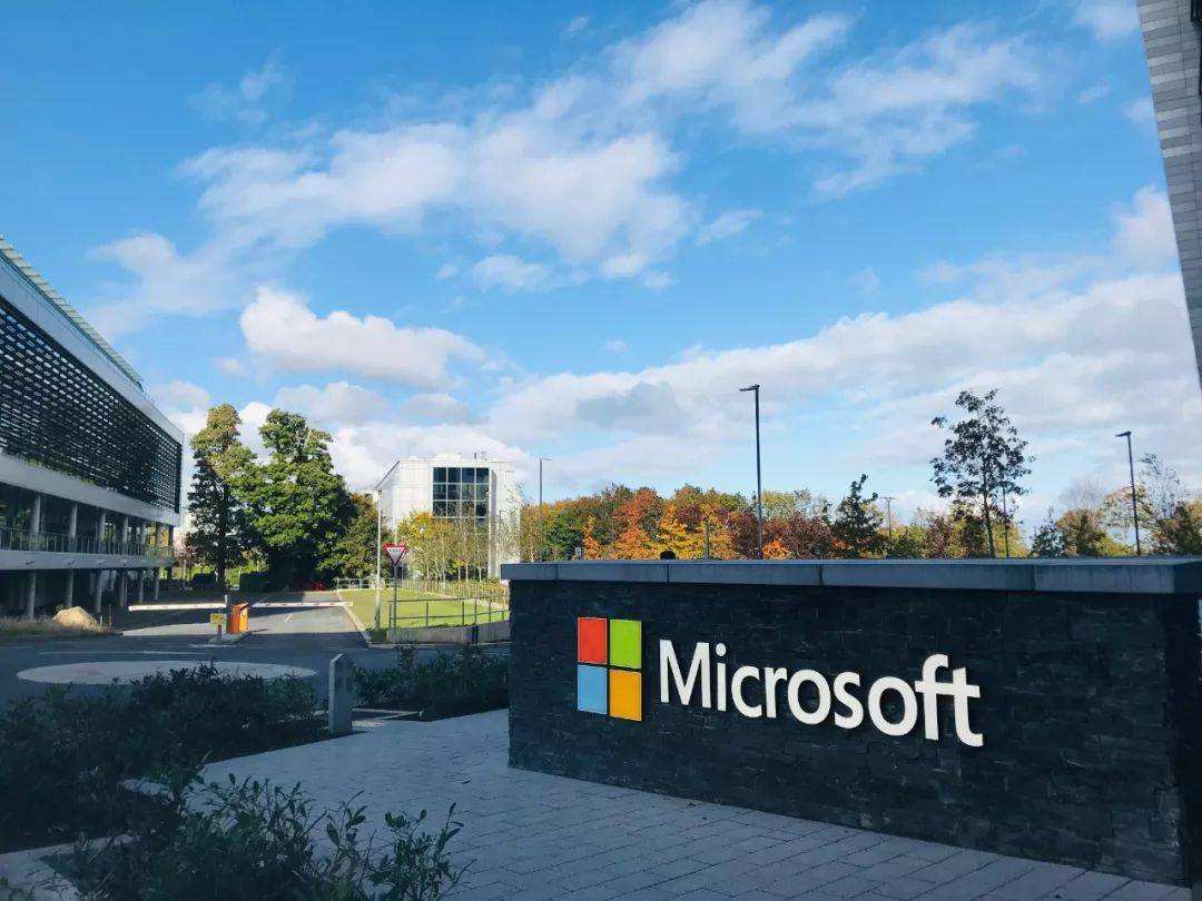 微软与CoreWeave签署数十亿美元AI算力协议